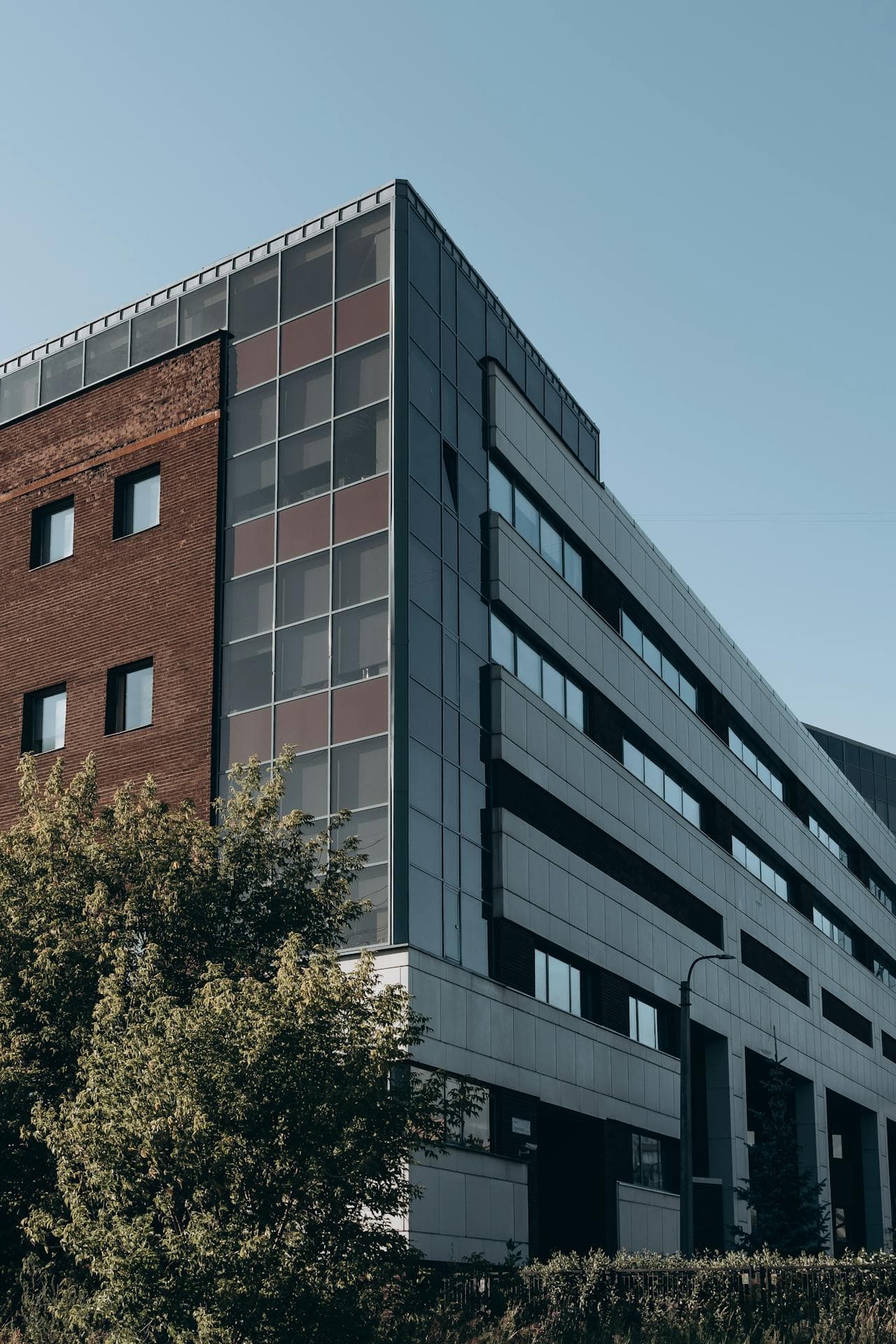 Houser Group  - ჩვენ შესახებ